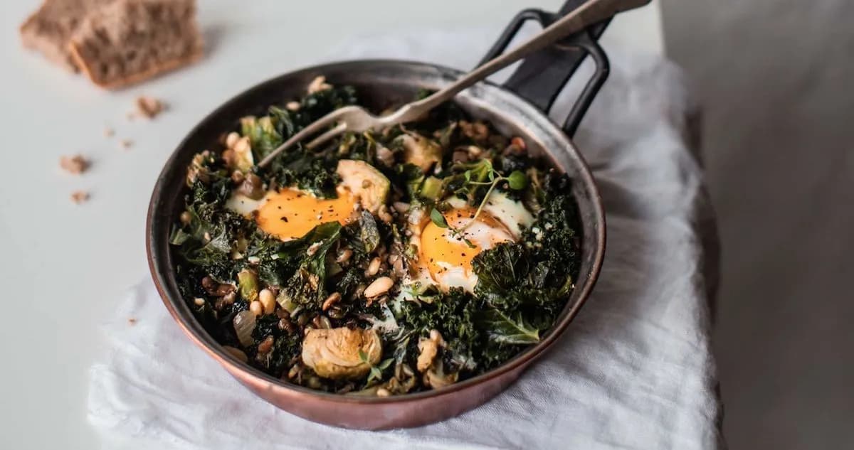 Co zrobić z jarmużu na obiad? Odkryj pyszne przepisy i pomysły Co zrobić z jarmużu na obiad? Odkryj pyszne przepisy i pomysły