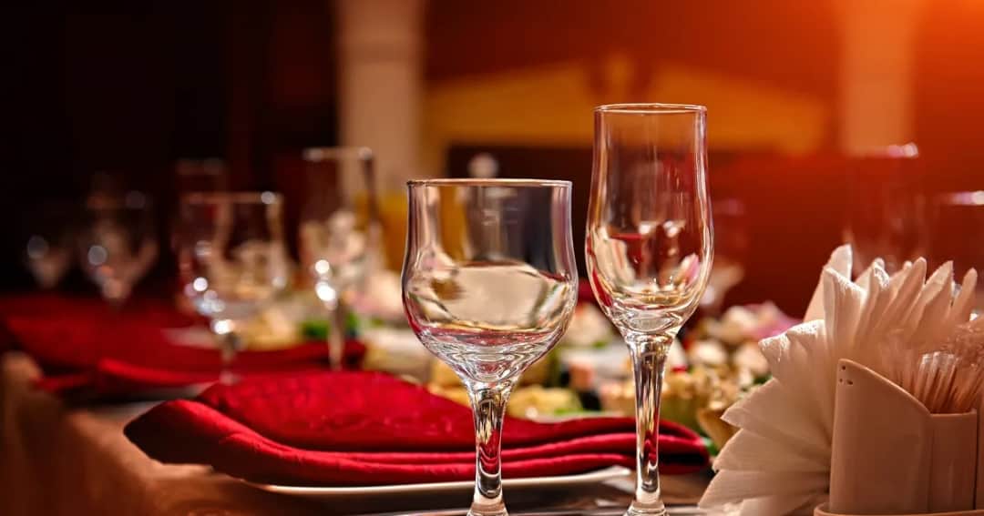 Ile kalorii ma 100 gram wódki? Zaskakujące fakty o kaloriach