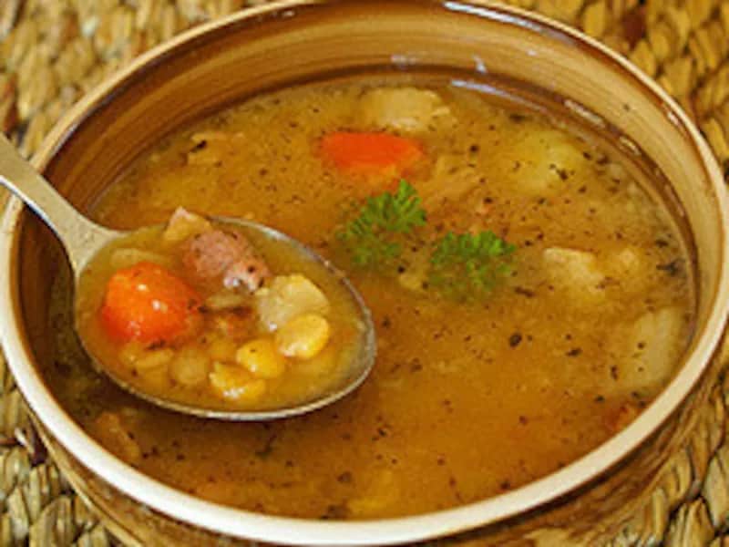 Jak ugotować zupę grochową, by uniknąć przeciętnego smaku?