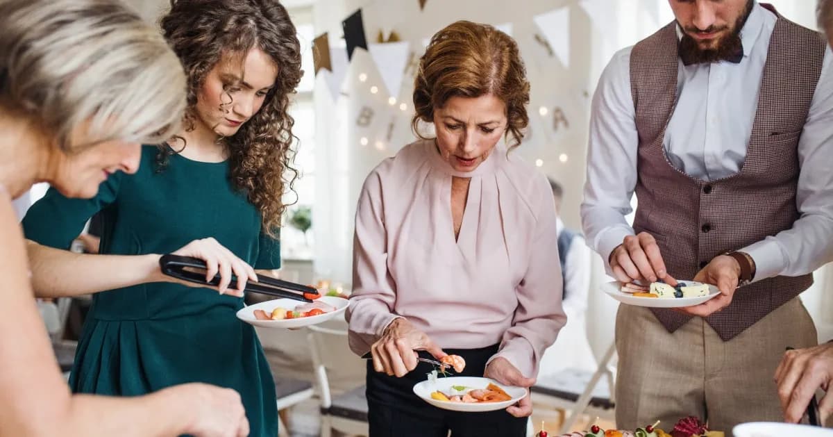 Ile kosztuje catering na 30 osób? Poznaj ceny i opcje menu